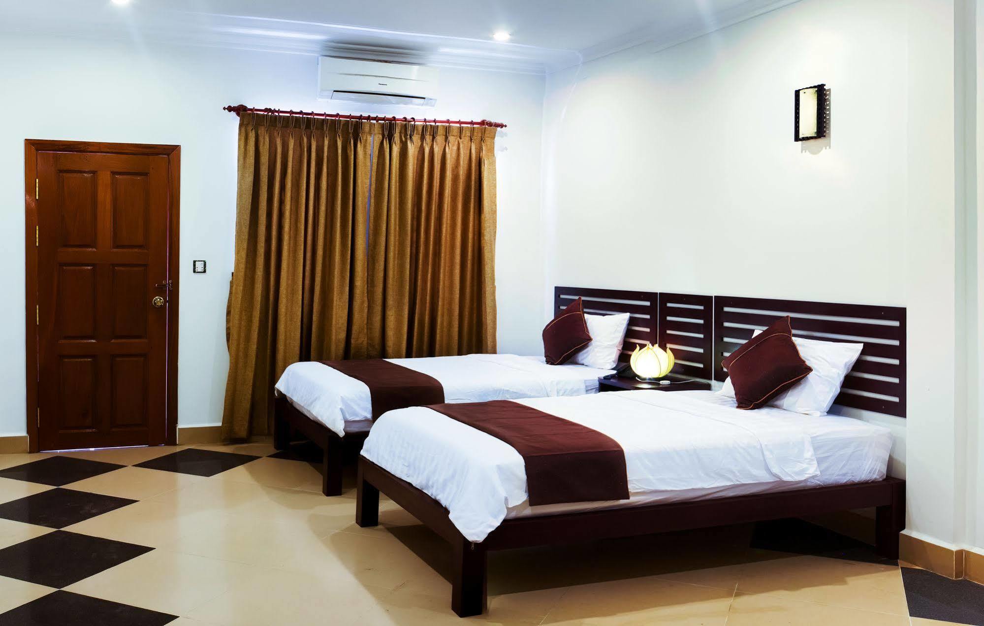 Aime House & Niisaii Apartment Phnom Penh Exteriör bild