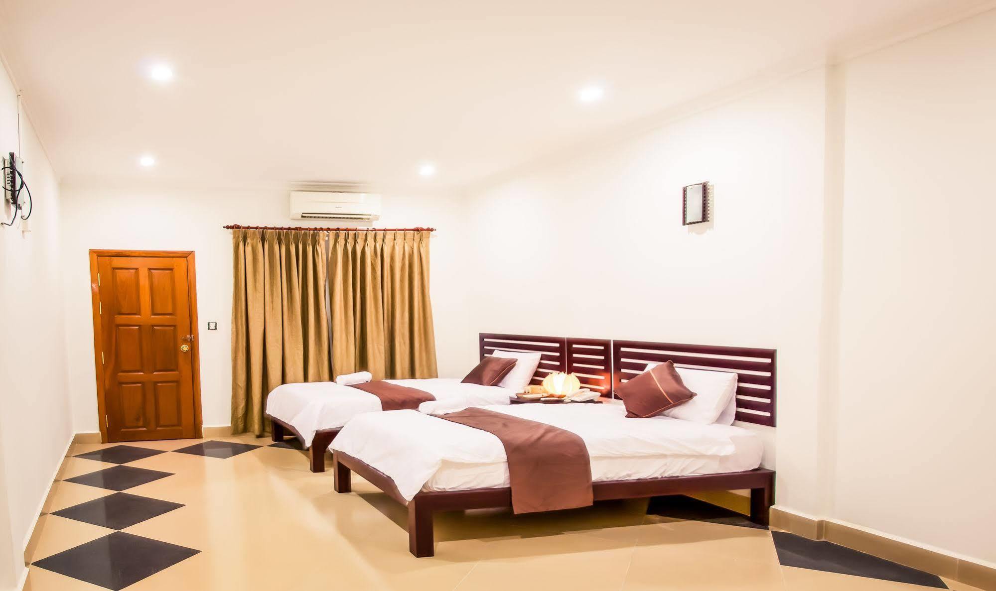 Aime House & Niisaii Apartment Phnom Penh Exteriör bild