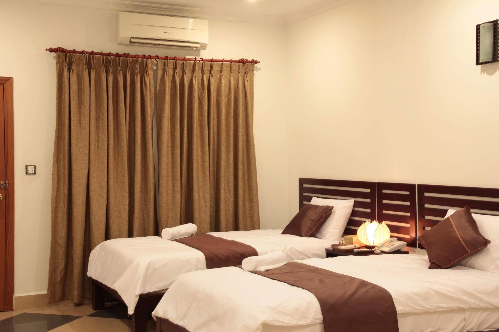 Aime House & Niisaii Apartment Phnom Penh Exteriör bild